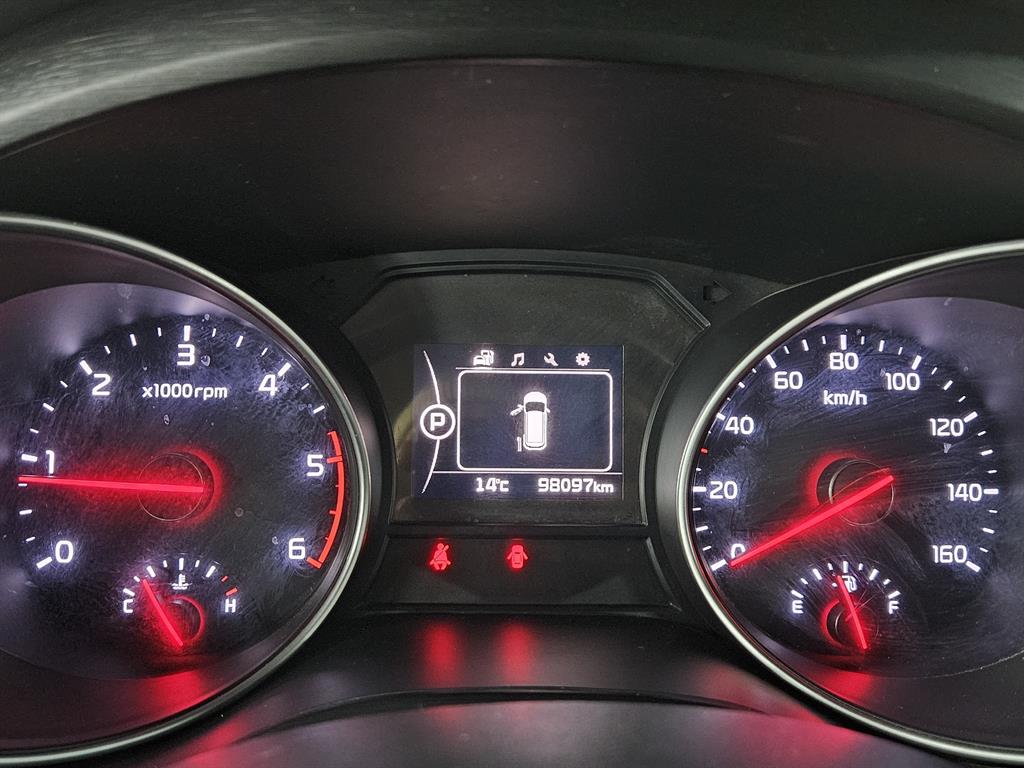 Kia Carnival Diesel Deluxe 10