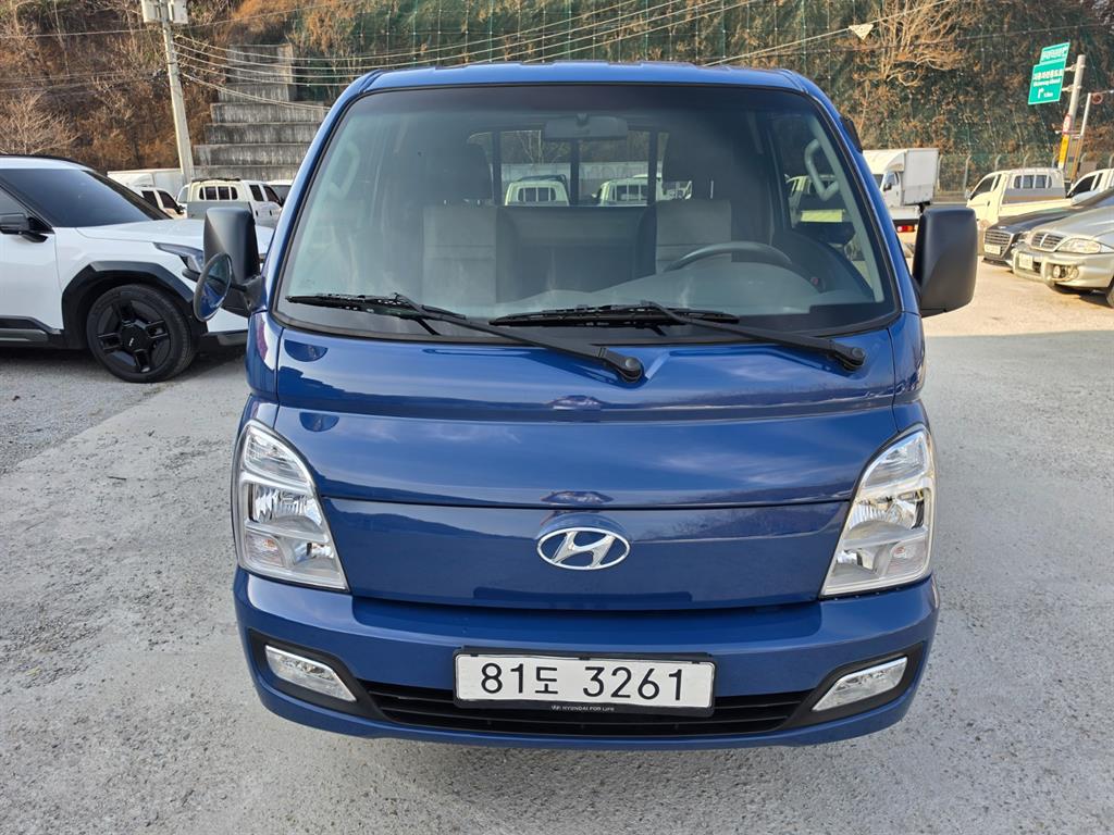 Hyundai Porter 1.0 Ton/ Standard Cab/ Long Wheelbase/ CRDi Style
