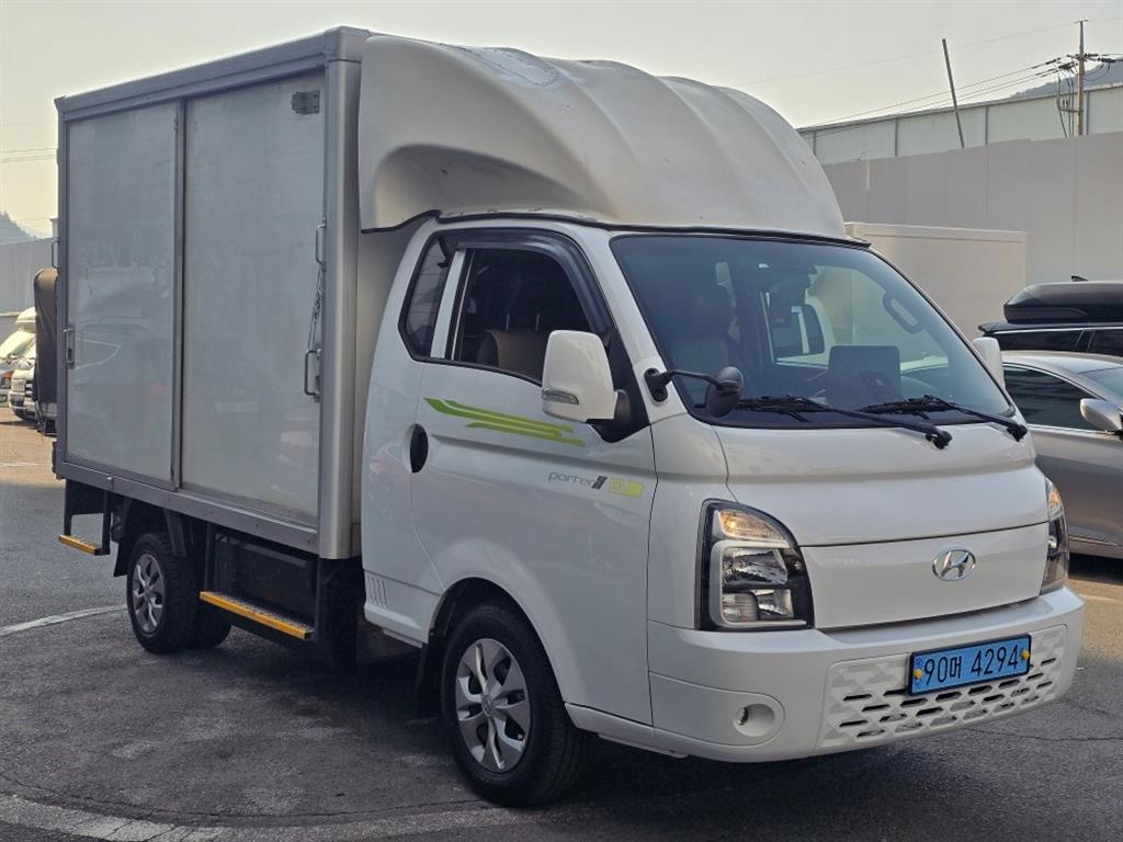 Hyundai Porter 1.0 Ton/ Super Cab/ Long Wheelbase