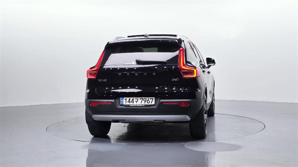 Volvo XC40 B4 AWD Inscription — фото 4