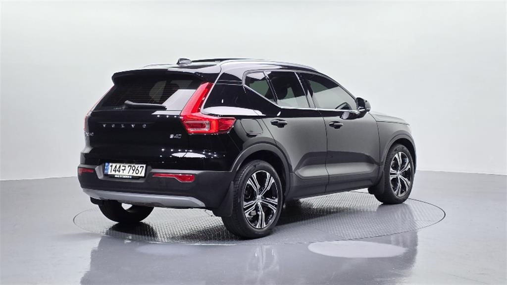 Volvo XC40 B4 AWD Inscription — фото 2