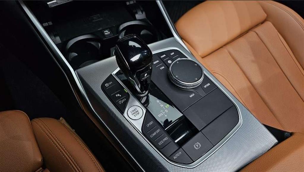 BMW 3 Series 320i M Sport 10