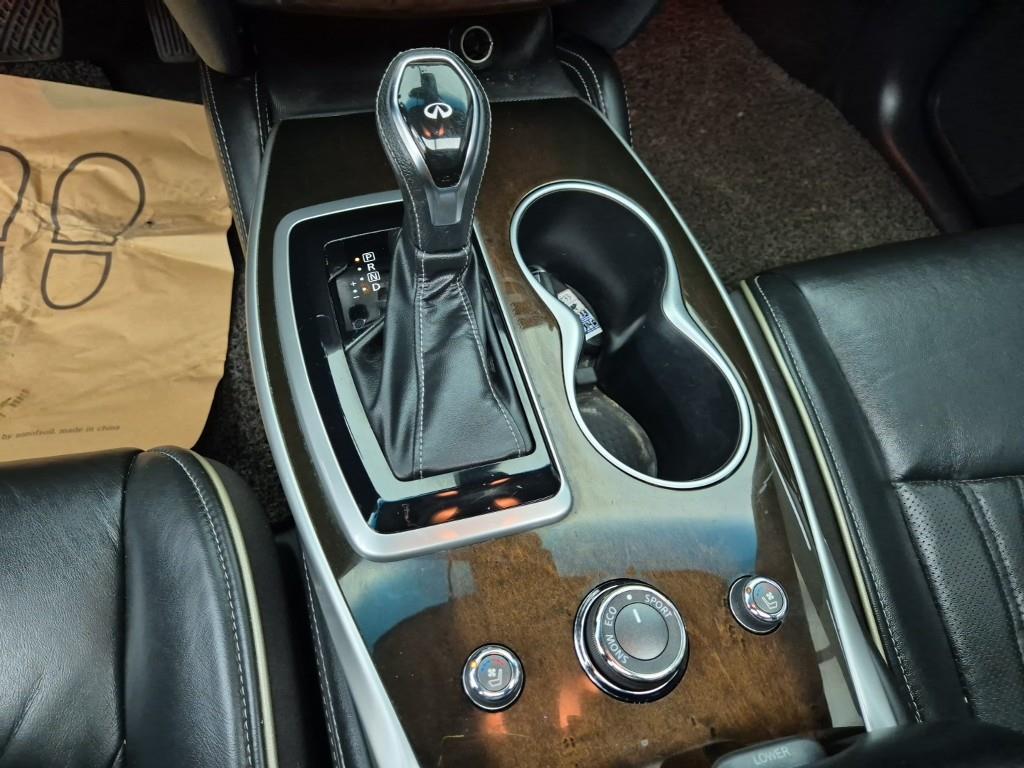 Infiniti QX60 3.5 AWD 9