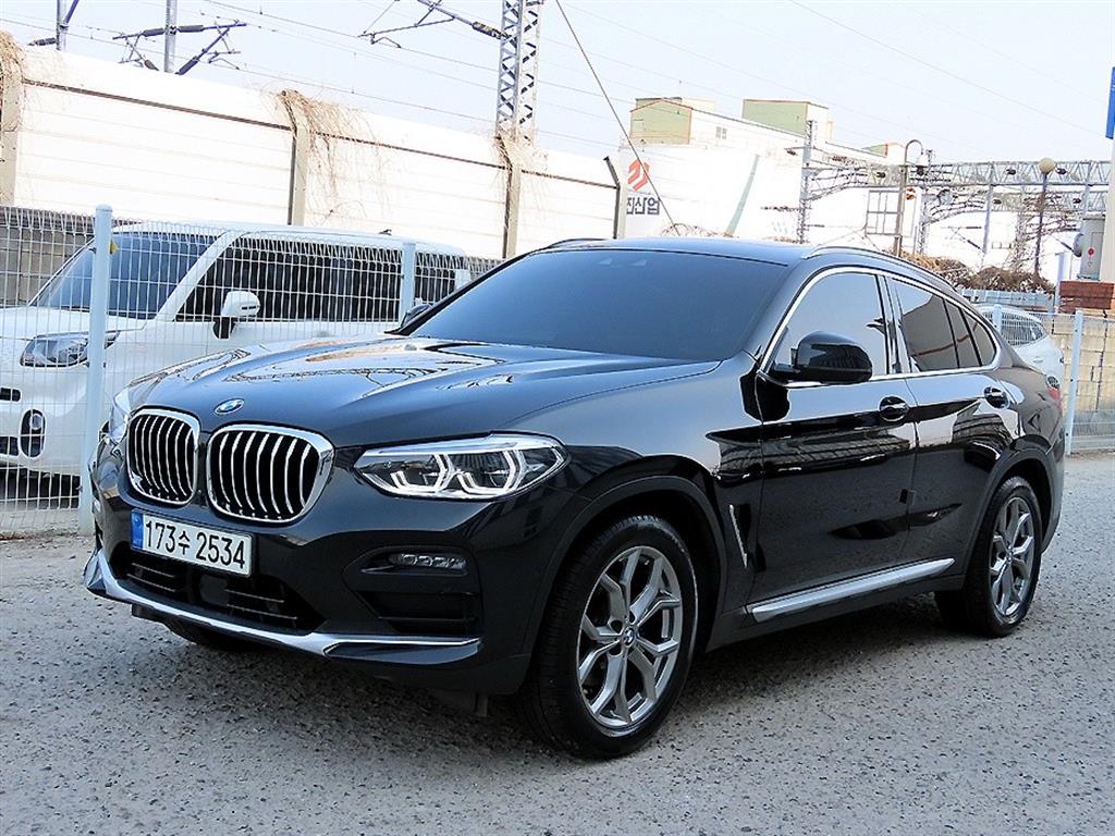 BMW X4 xDrive 20d xLine 사진 2/20
