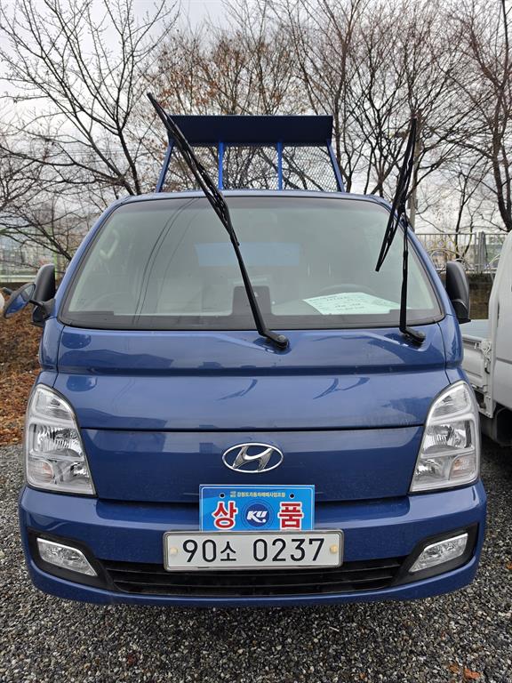 Hyundai Porter Super Cab/ Long Wheelbase/ 4WD Smart