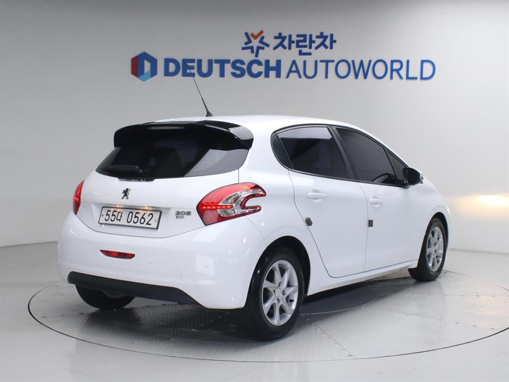 푸조 208 1.4 5도어 e-HDi 에코 사진 2/20