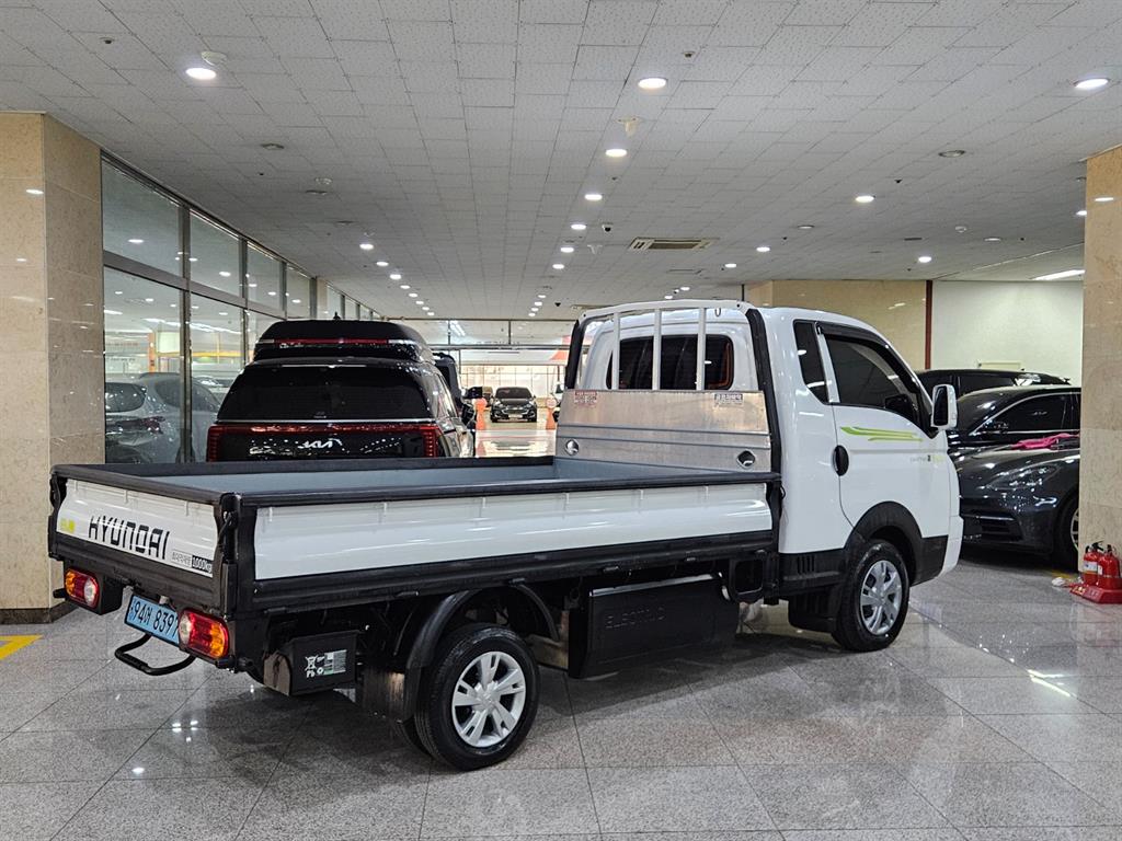 Hyundai Porter 1.0 Ton/ Super Cab/ Long Wheelbase/ Premium Special 4