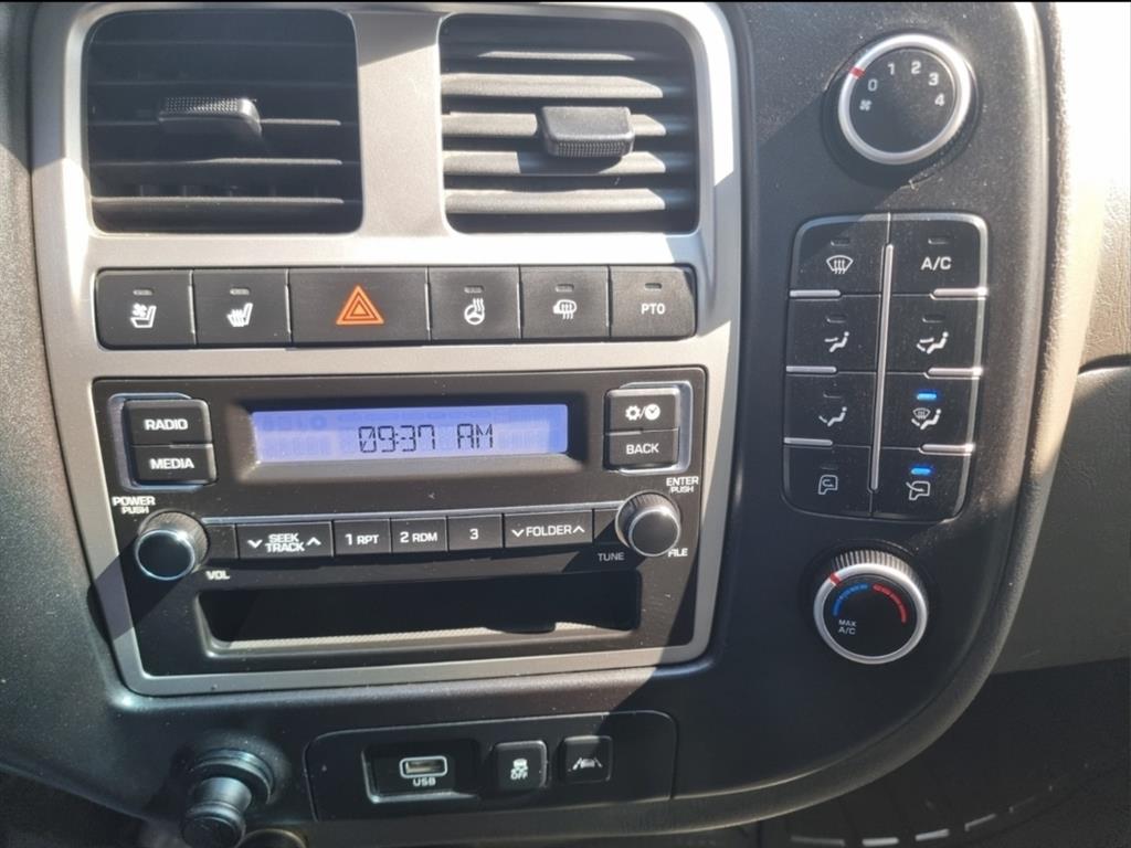 Hyundai Porter Super Cab/ Long Wheelbase/ 4WD Smart 10