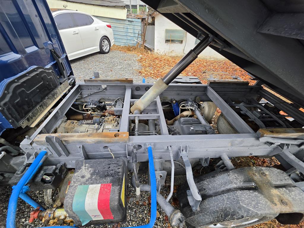 Hyundai Porter Super Cab/ Long Wheelbase/ 4WD Smart 6