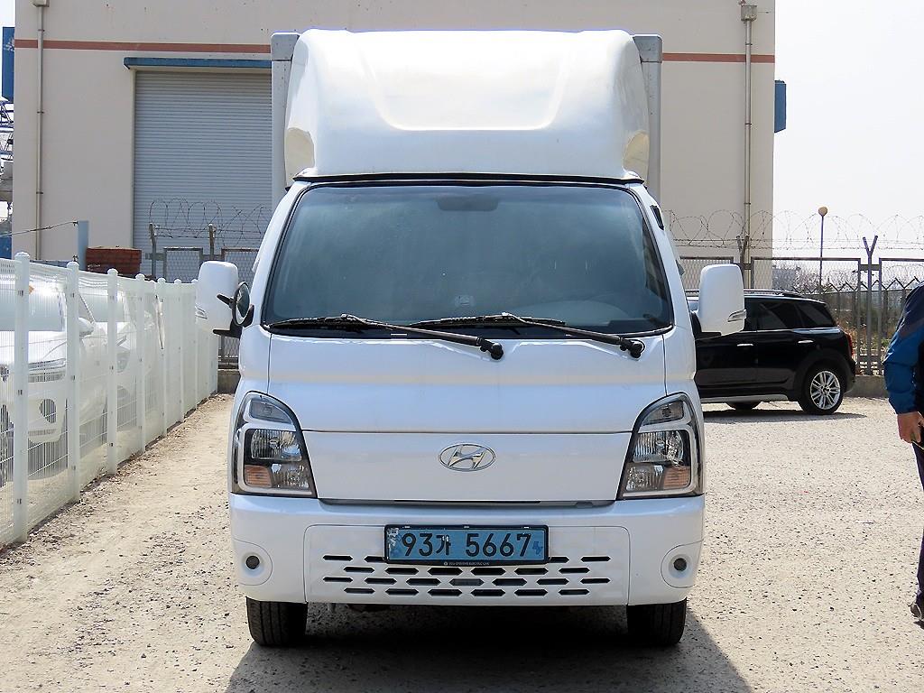 Hyundai Porter 1.0 Ton/ Super Cab/ Long Wheelbase