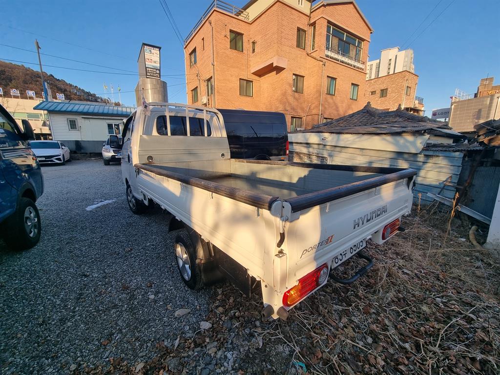 Hyundai Porter 1.0 Ton/ Super Cab/ Long Wheelbase/ CRDi 5