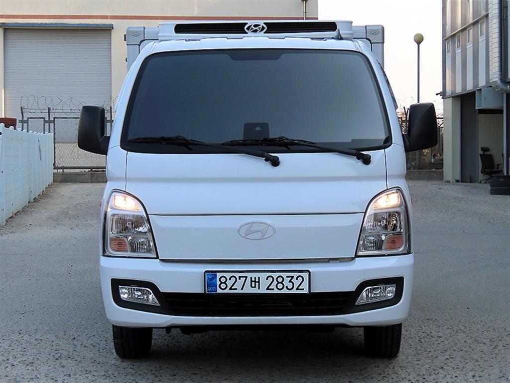 Hyundai Porter Super Cab/ Long Wheelbase Twin Comp