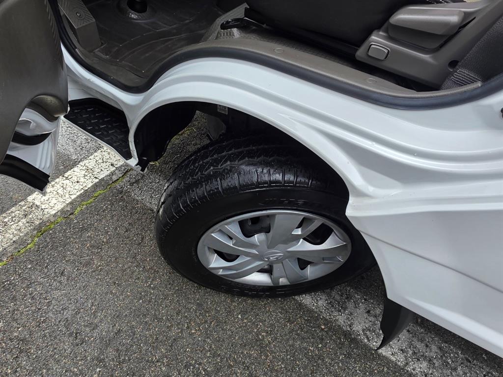 Hyundai Porter 1.0 Ton/ Super Cab/ Long Wheelbase/ Premium Special 7