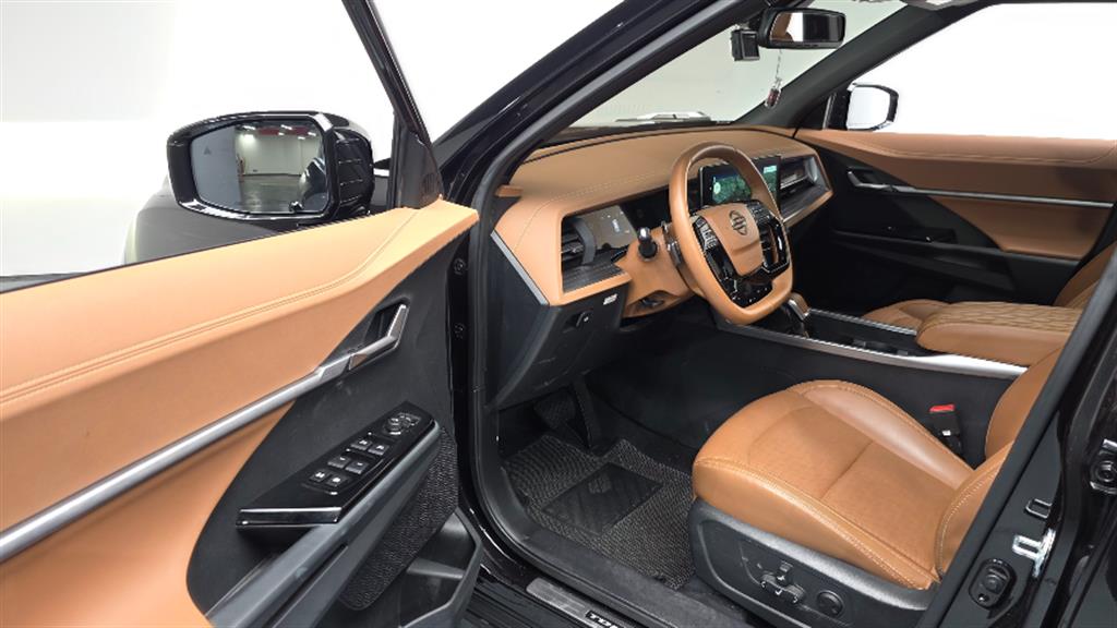 KG Mobility (Ssangyong) Torres 1.5 GDI-T 4WD T7 7