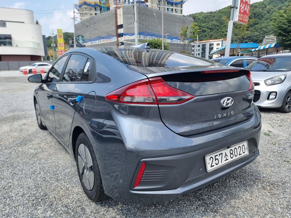 Hyundai IONIQ I 4