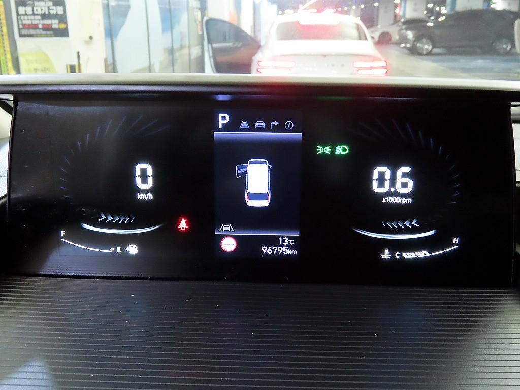 Hyundai Staria LPG Cargo Modern 10