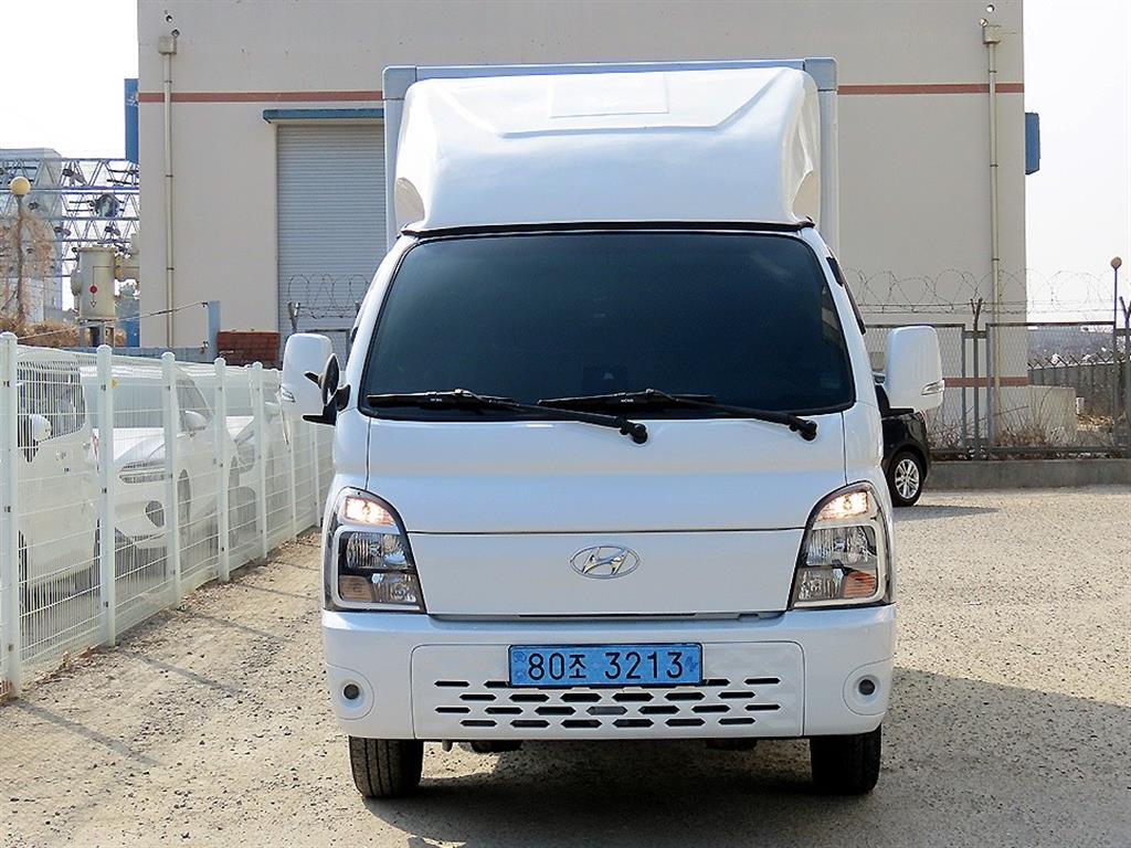 Hyundai Porter 1.0 Ton/ Super Cab/ Long Wheelbase