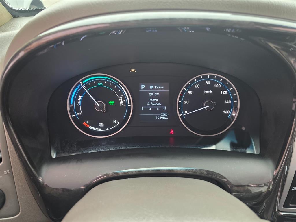 Hyundai Porter 1.0 Ton/ Super Cab/ Long Wheelbase/ Premium Special 10