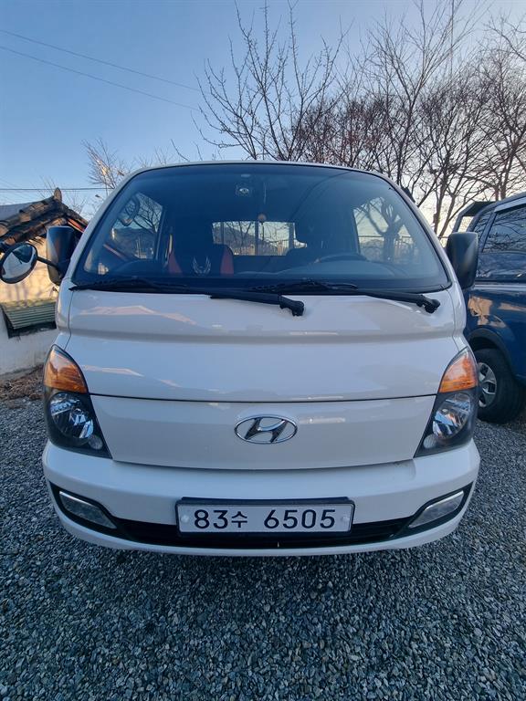 Hyundai Porter 1.0 Ton/ Super Cab/ Long Wheelbase/ CRDi