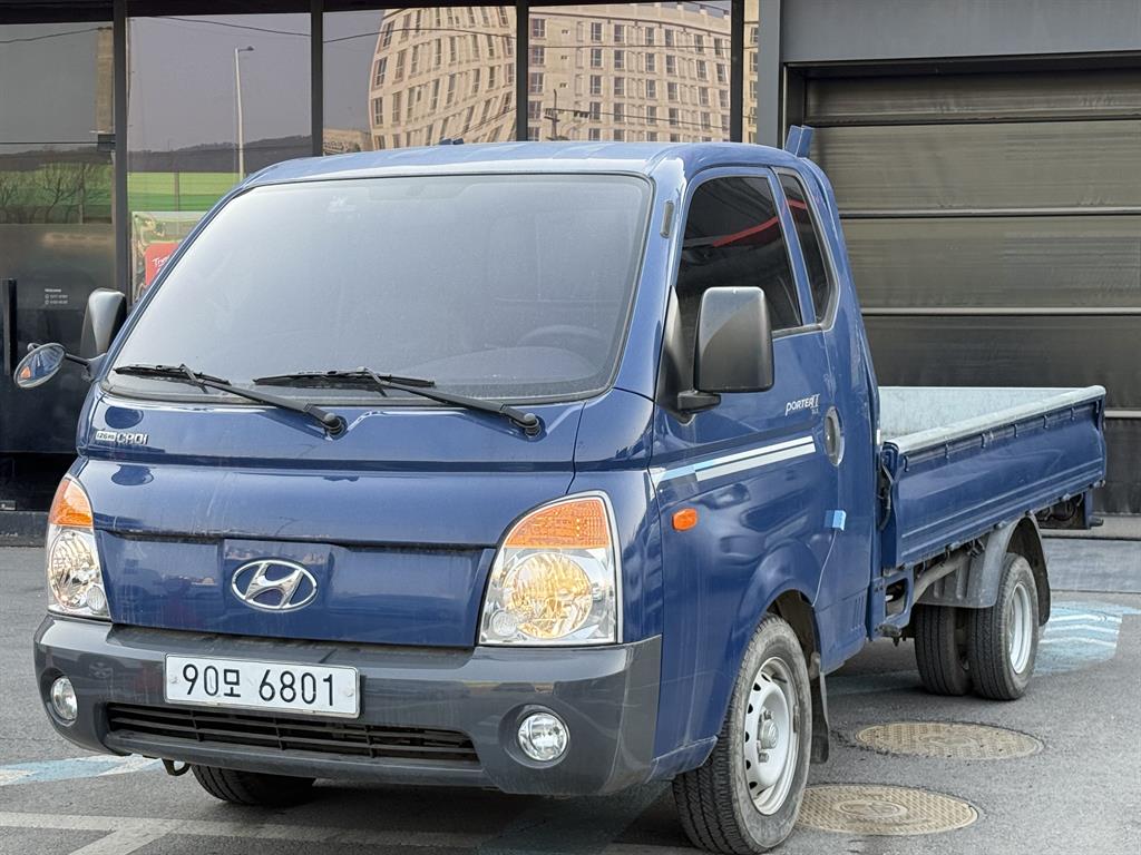 Hyundai Porter 1.0 Ton/ Super Cab/ Long Wheelbase/ CRDi Deluxe