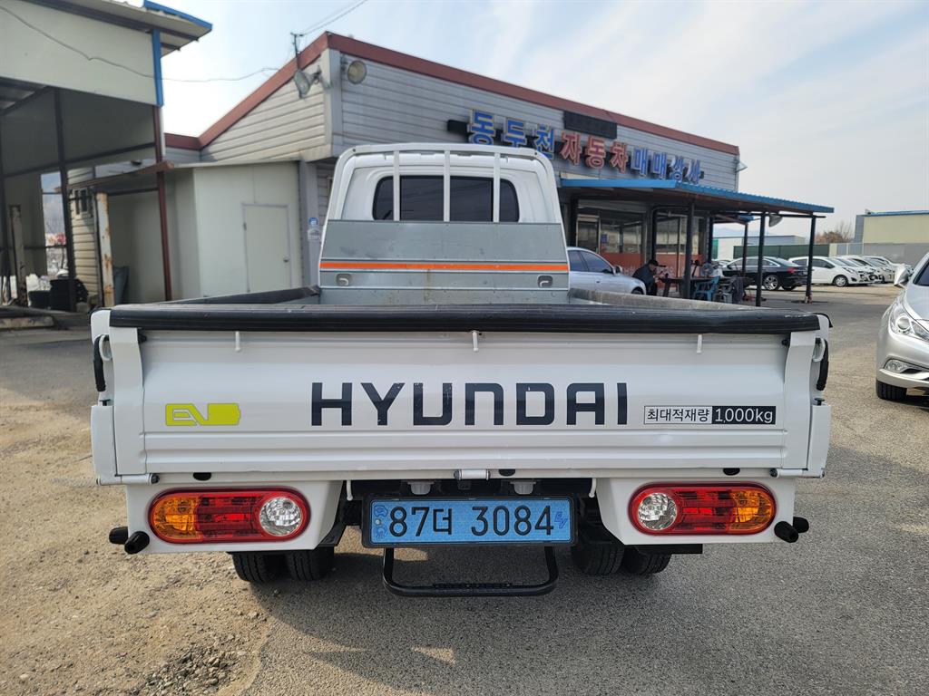 Hyundai Porter 1.0 Ton/ Super Cab/ Long Wheelbase/ Smart Special 9