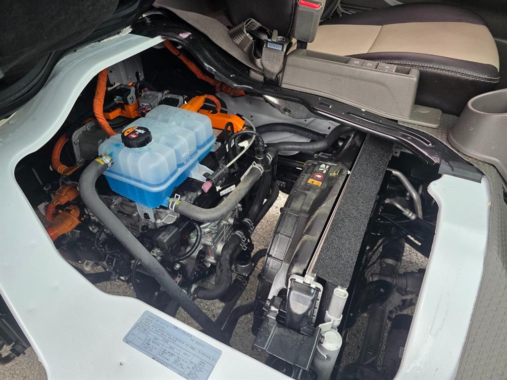 Hyundai Porter 1.0 Ton/ Super Cab/ Long Wheelbase/ Premium Special 9