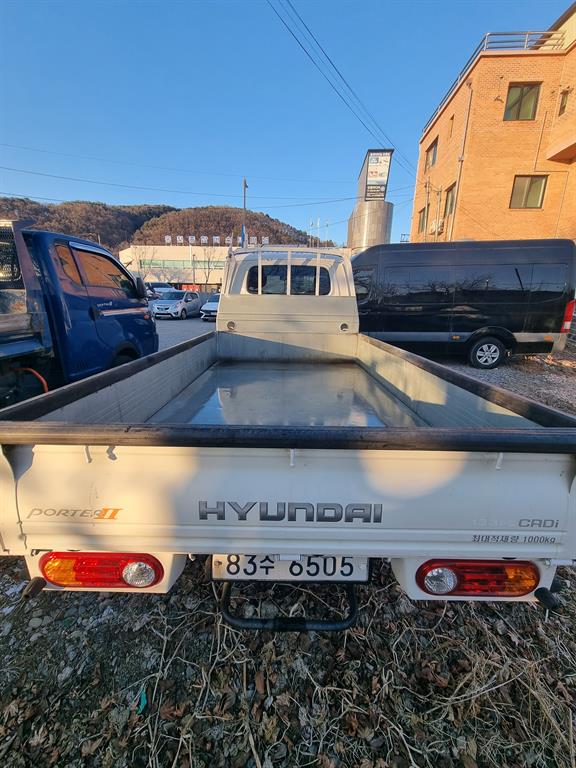 Hyundai Porter 1.0 Ton/ Super Cab/ Long Wheelbase/ CRDi 4