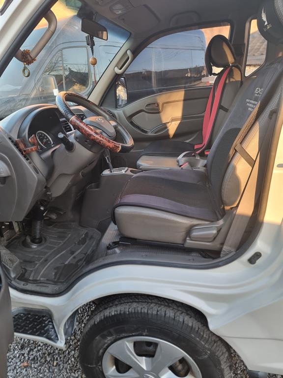 Hyundai Porter 1.0 Ton/ Super Cab/ Long Wheelbase/ CRDi 8