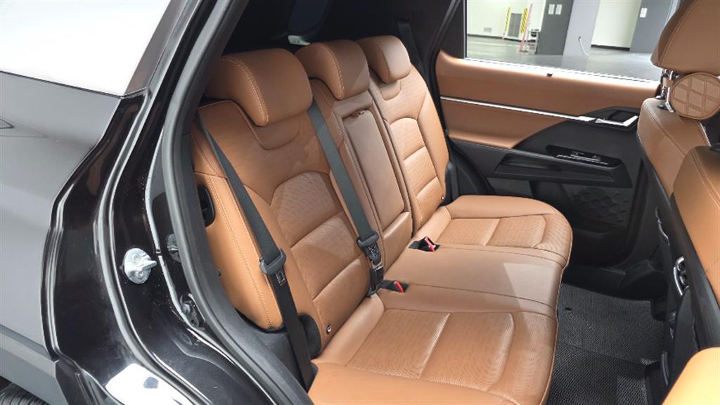 KG Mobility (Ssangyong) Torres 1.5 GDI-T 4WD T7 8