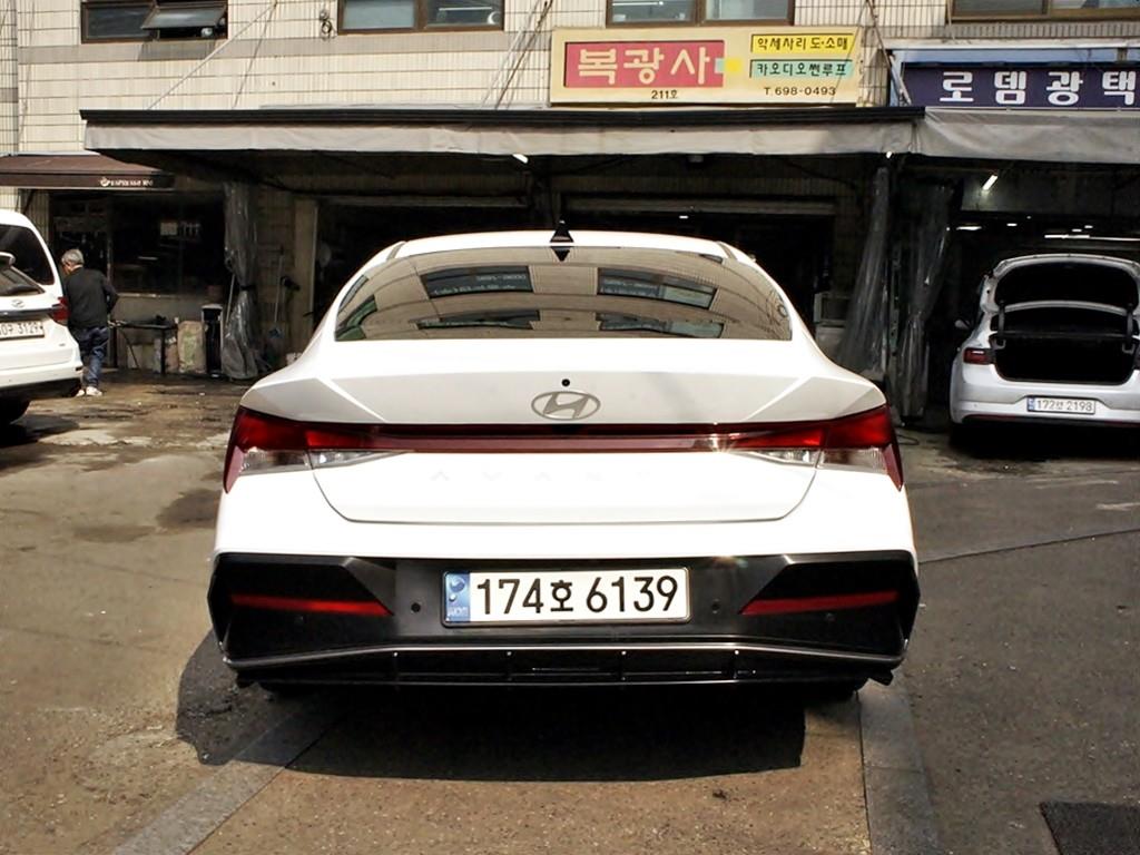 Hyundai Avante 1.6 HEV Modern 4