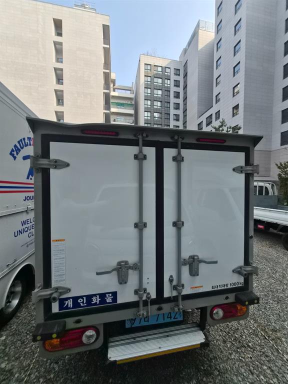 Hyundai Porter 1.0 Ton/ Super Cab/ Long Wheelbase 7