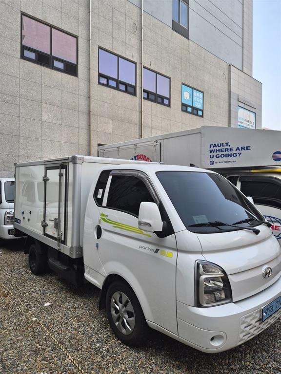 Hyundai Porter 1.0 Ton/ Super Cab/ Long Wheelbase 4