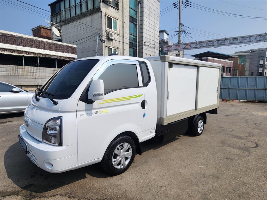 Hyundai Porter 1.0 Ton/ Super Cab/ Long Wheelbase 9