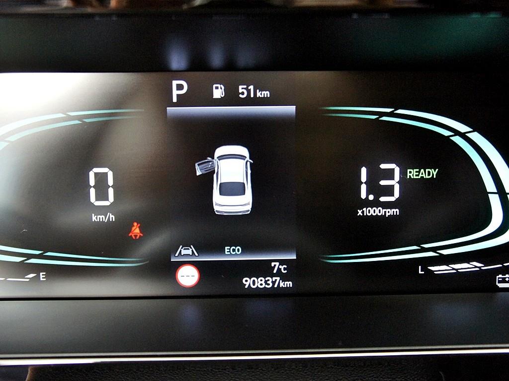 Hyundai Avante 1.6 HEV Modern 10