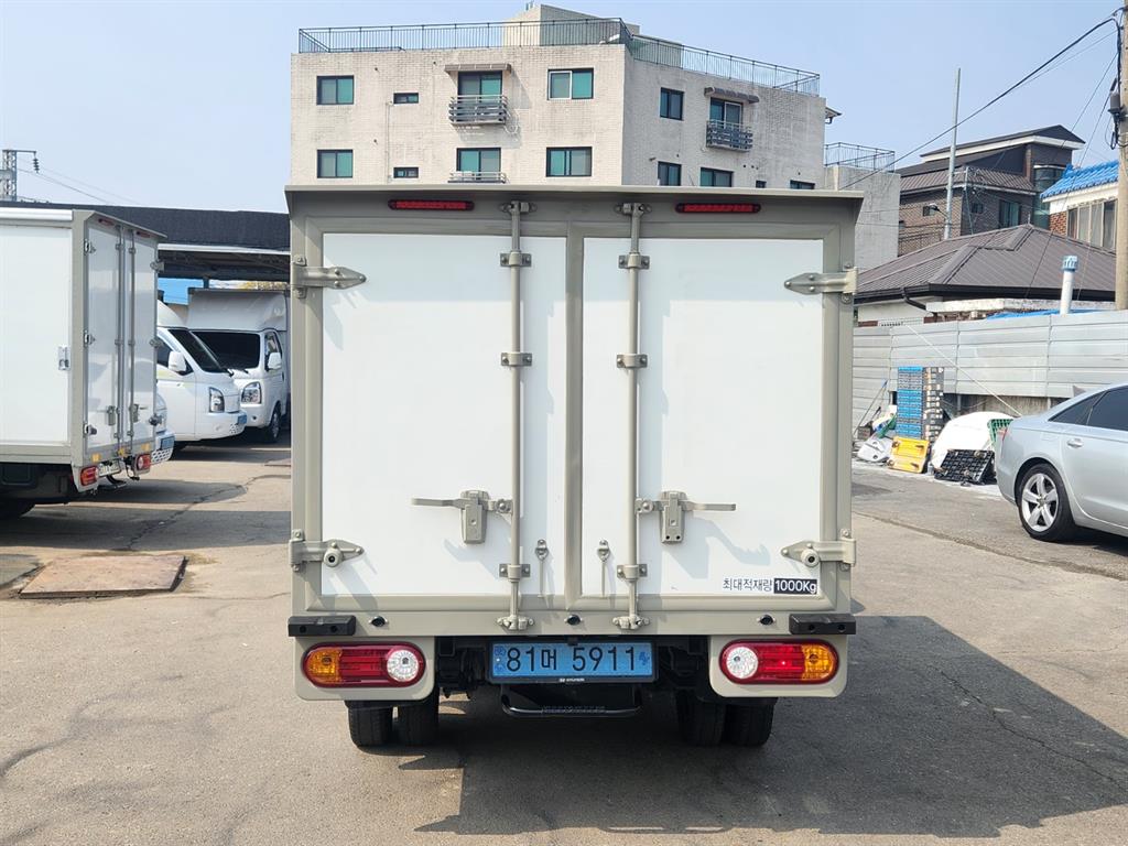 Hyundai Porter 1.0 Ton/ Super Cab/ Long Wheelbase 6