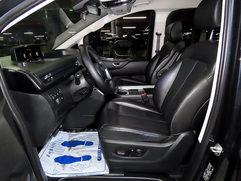 Hyundai Staria 2WD Diesel Cargo Modern 7