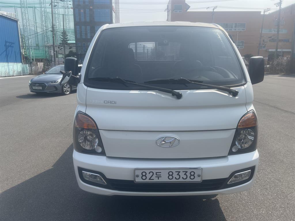 Hyundai Porter 1.0 Ton/ Super Cab/ Long Wheelbase/ CRDi