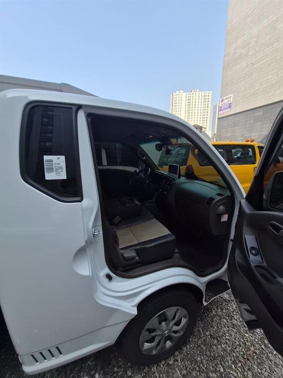 Hyundai Porter 1.0 Ton/ Super Cab/ Long Wheelbase 9