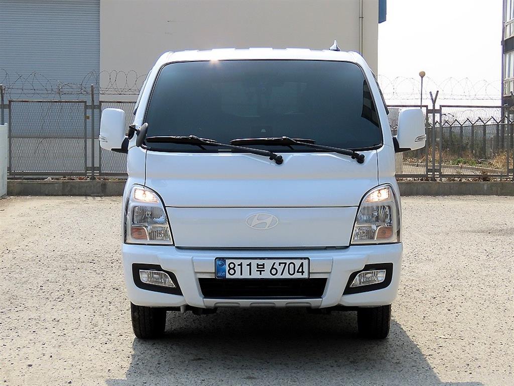 Hyundai Porter Double Cab/ Long Wheelbase/ 2WD Premium