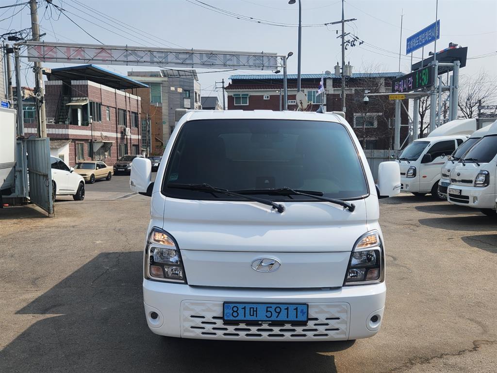 Hyundai Porter 1.0 Ton/ Super Cab/ Long Wheelbase 3