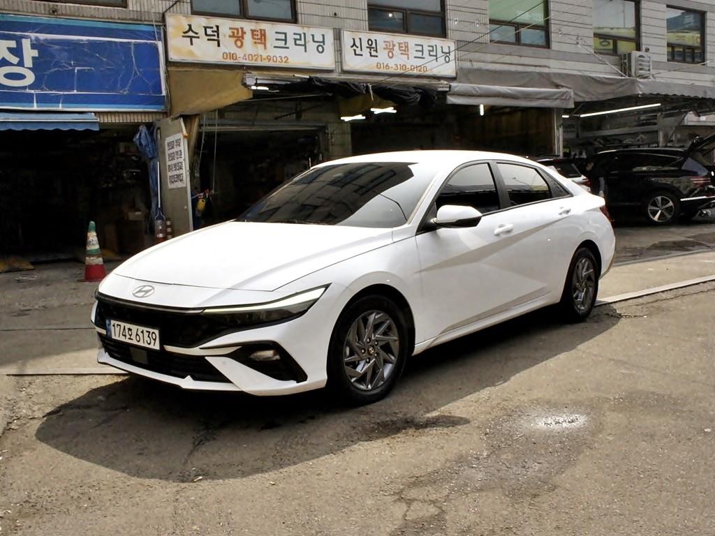 Hyundai Avante 1.6 HEV Modern 3