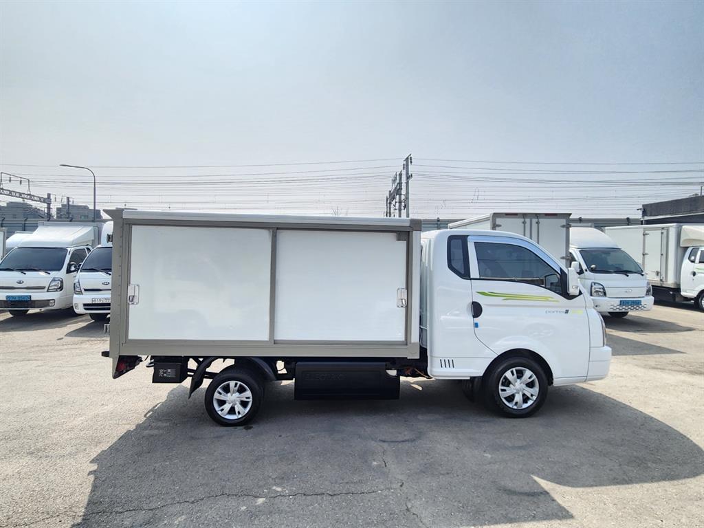 Hyundai Porter 1.0 Ton/ Super Cab/ Long Wheelbase 5