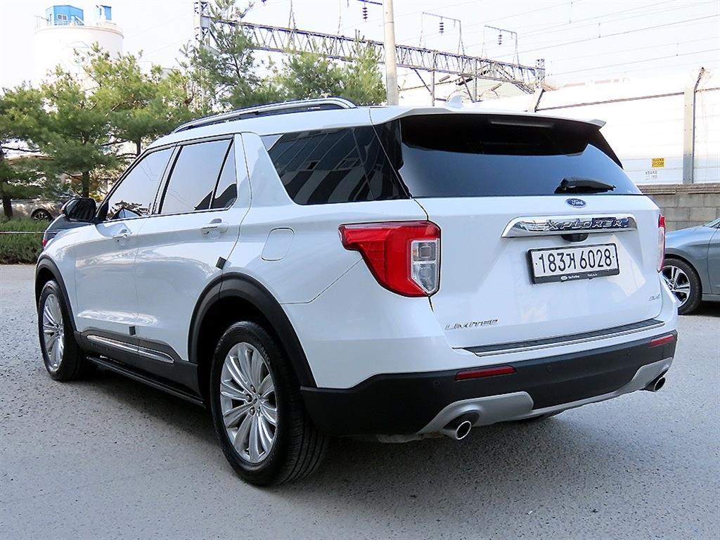 Ford Explorer 2.3 AWD Limited 4