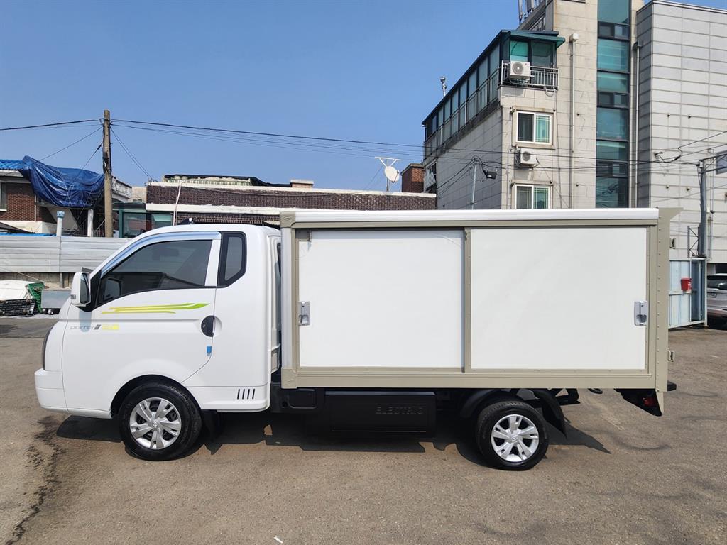 Hyundai Porter 1.0 Ton/ Super Cab/ Long Wheelbase 8