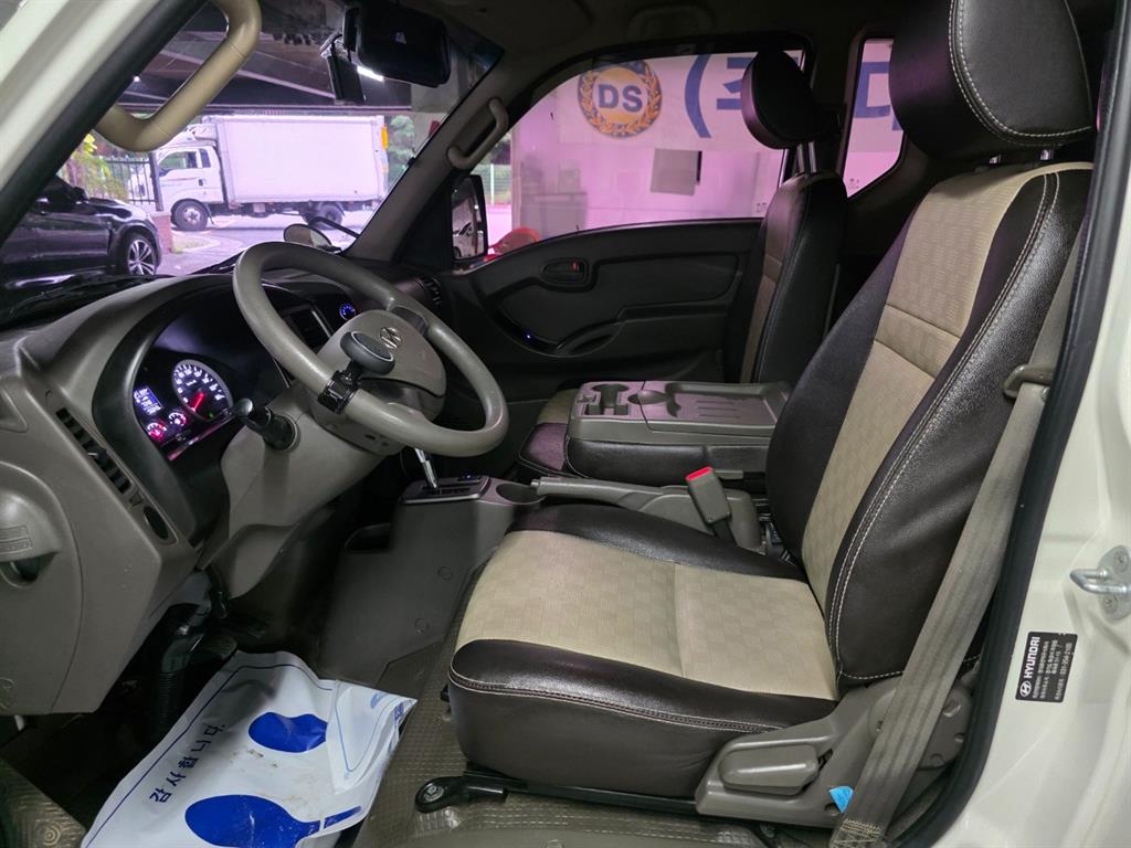 Hyundai Porter Super Cab/ Long Wheelbase/ CRDi Smart 9