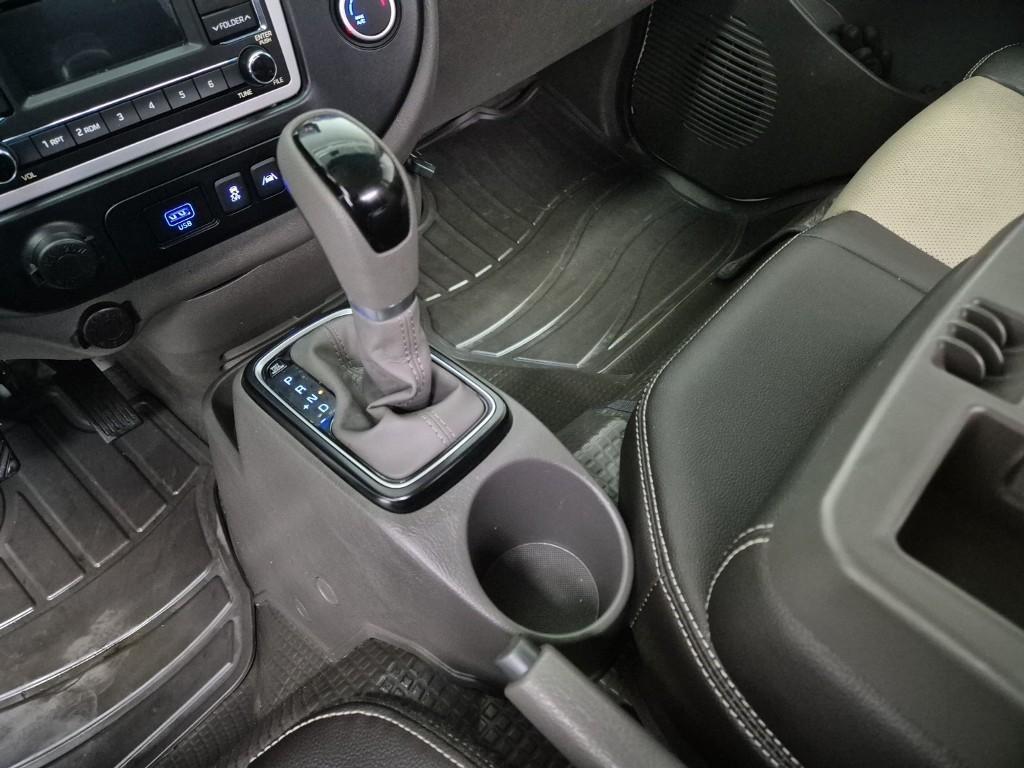 Hyundai Porter Super Cab/ Long Wheelbase/ 2WD Smart 9