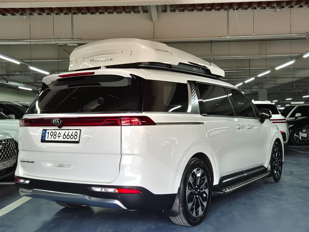 Kia Carnival Diesel Signature 3