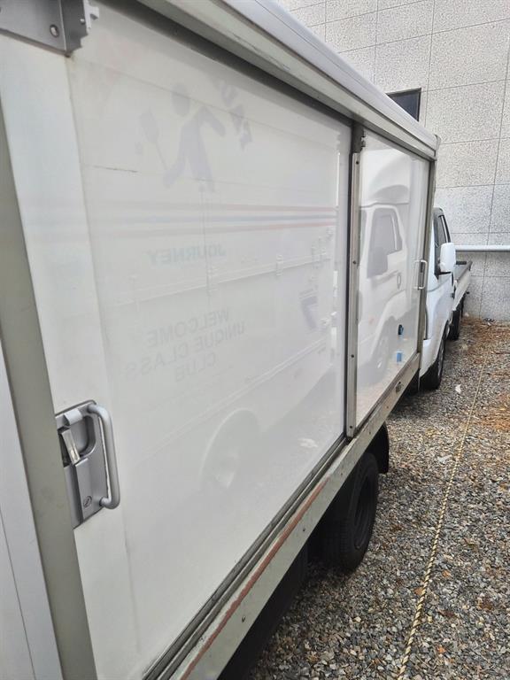 Hyundai Porter 1.0 Ton/ Super Cab/ Long Wheelbase 6