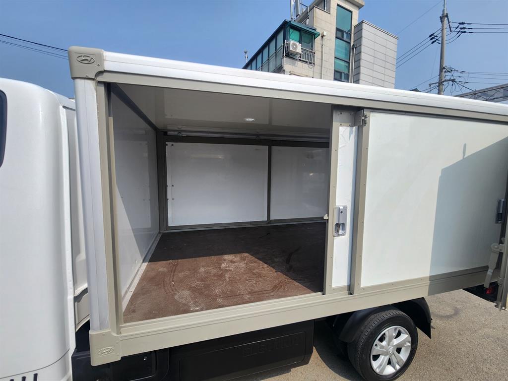 Hyundai Porter 1.0 Ton/ Super Cab/ Long Wheelbase 10