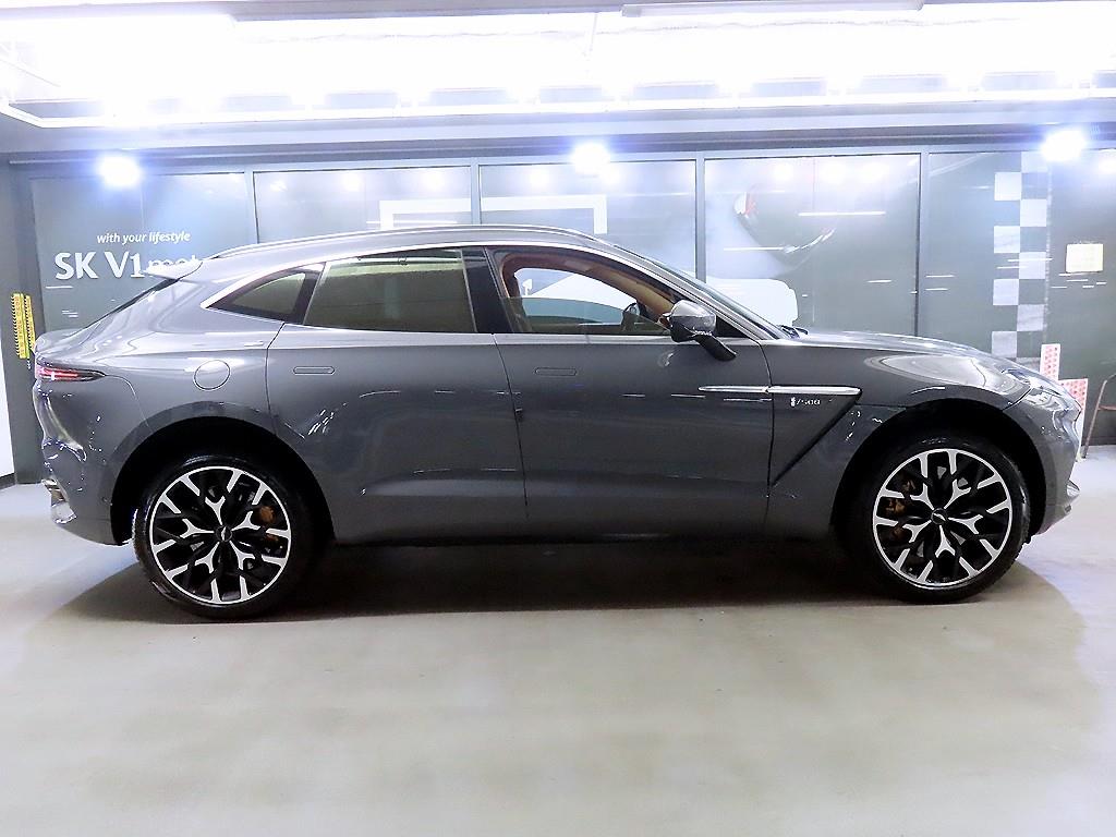 Aston Martin DBX 4.0 V8 707 4